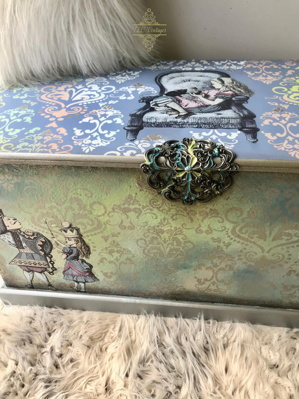 Victorian Damask - Stencil - Dixie Belle Paint Company