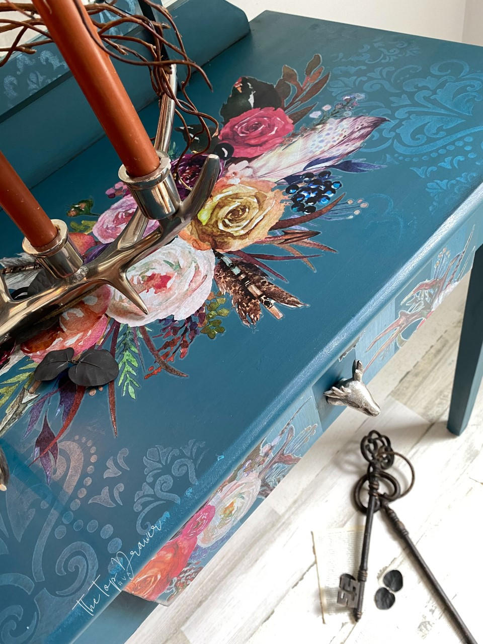 Antebellum Blue Chalk Mineral Paint - Dixie Belle Paint Company