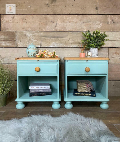 Dixie Belle Paint Sea Glass Chalk Mineral Paint is the perfect paint for any DIY project! Twin bedside tables painted in sea glass and has a natural wood top with natural wooden knobs for the hardware.