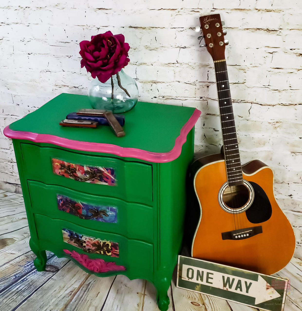 Tree Frog Green Chalk Mineral Paint - Dixie Belle Paint Company